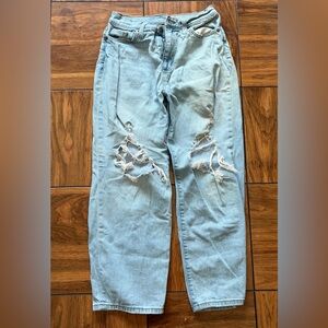 Universal Thread Relaxed Light Blue Ripped Jeans size 6